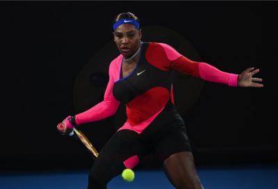 Serena Williams lascia la conferenza stampa in lacrime (VIDEO)