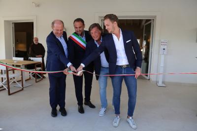 Adriano Panatta inaugura il suo Racquet Club: "Riprendiamoci la nostra vita in sicurezza"
