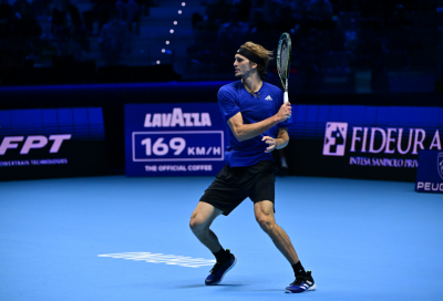Nitto ATP Finals, straordinario Zverev: battuto Djokovic in tre set. Sarà sfida con Medvedev in finale