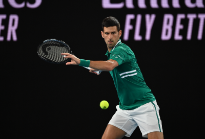 ATP 250 Tel Aviv: Djokovic soffre nel primo, ma passa in due set su Pospisil e accede alla semifinale