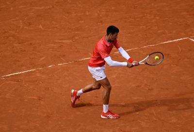 Roland Garros, Djokovic batte Fucsovics in tre set: è al terzo turno