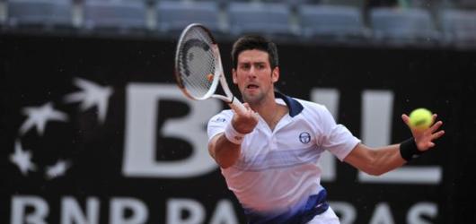 Djokovic nei quarti, Murray a casa
