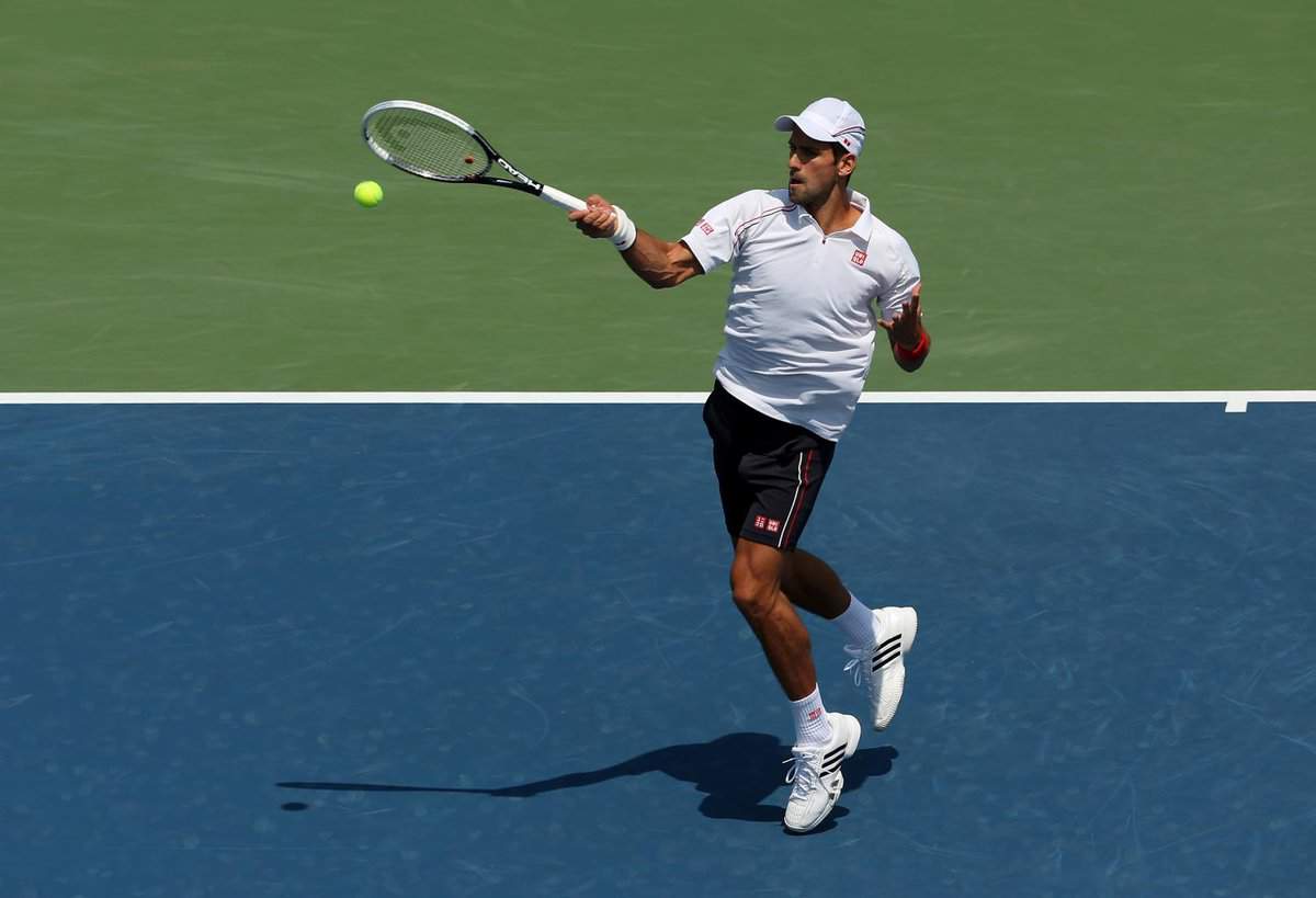 Federer e Djokovic volano in semifinale