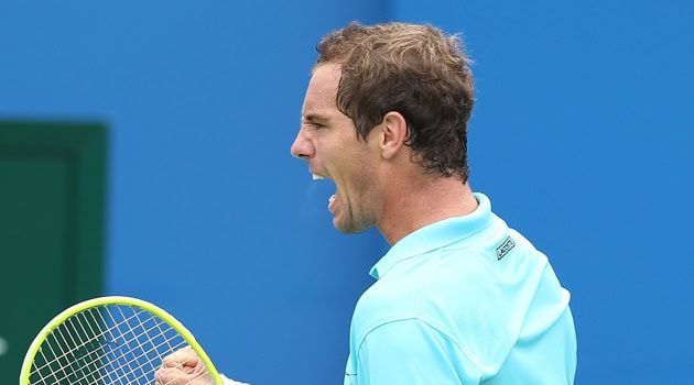 Gasquet in finale con Djokovic, Errani e Vinci fuori