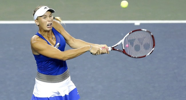 Vinci fermata da Wozniacki