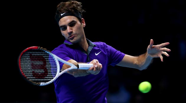 Federer vola in finale con Djokovic