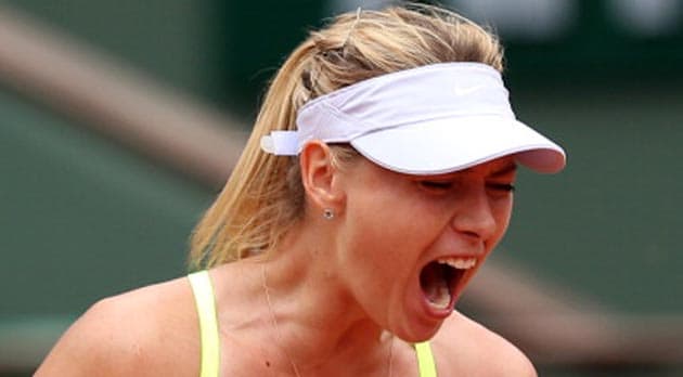 Sharapova piega Azarenka e vola in finale