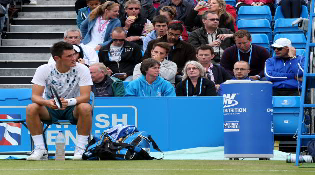 John Tomic compra il biglietto, e torna in tribuna