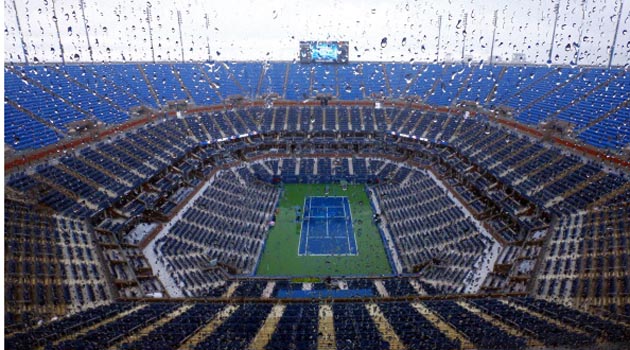 Pioggia a New York, partite sospese