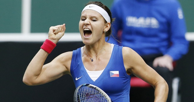 La Errani scivola sul ghiaccio