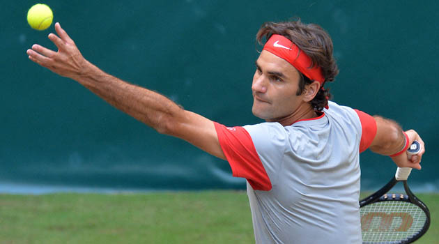 Federer di nuovo Re nel giardino di Halle