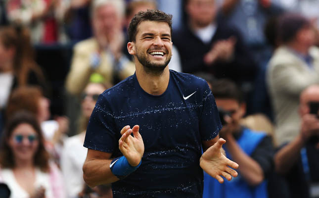 Dimitrov accetta il regalo