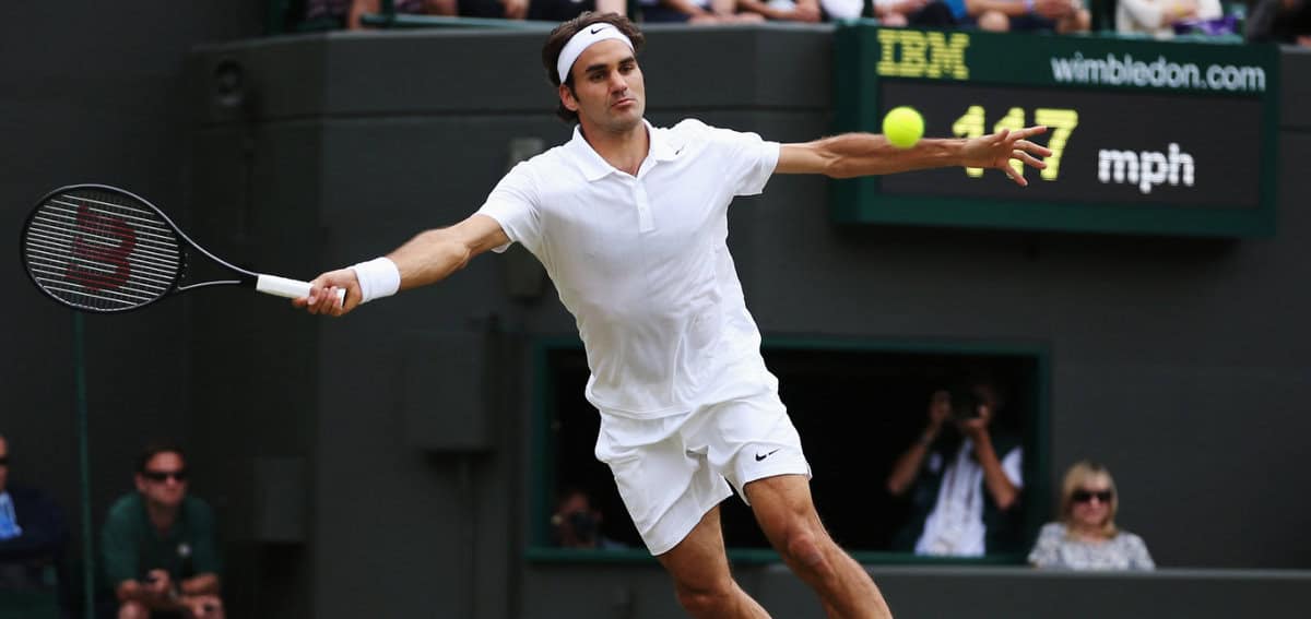Federer avanza, Sharapova ko