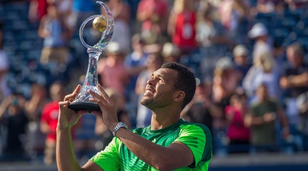 Tsonga domina a Toronto, Federer ko