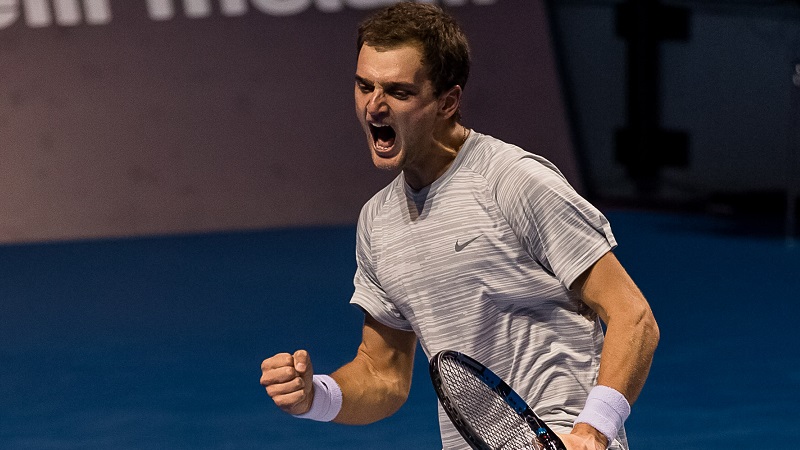 Nedovyesov vince la Guerra Fredda