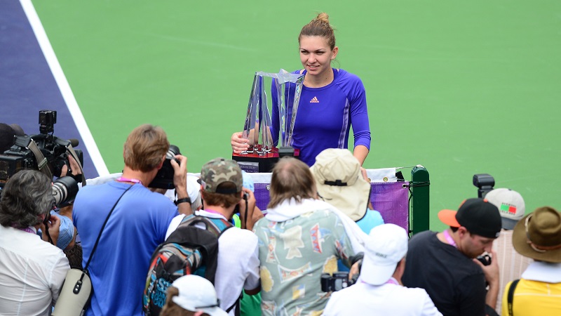 Survivor Halep ride nel deserto