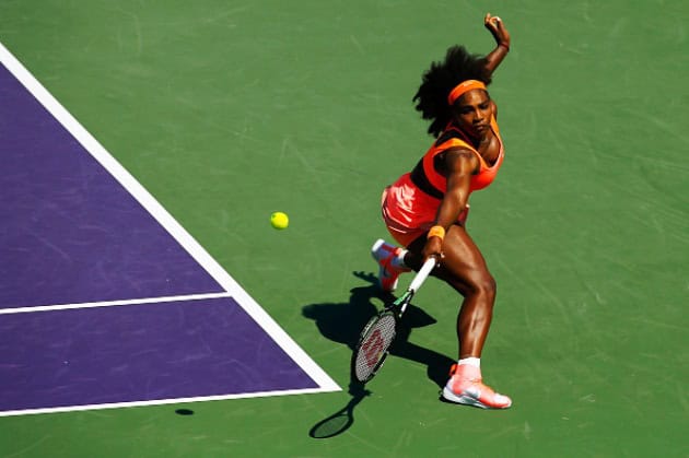 Murray in semifinale, Serena soffre ma passa