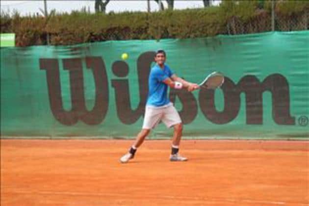Starace e Cecchinato avanti tutta