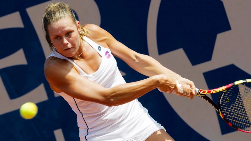 Tengono duro soltanto Sara e Karin