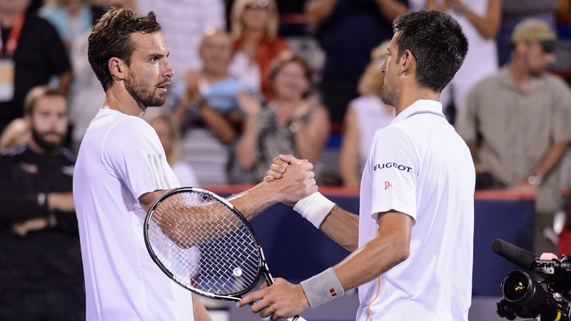 Nole si salva, Nishikori comanda