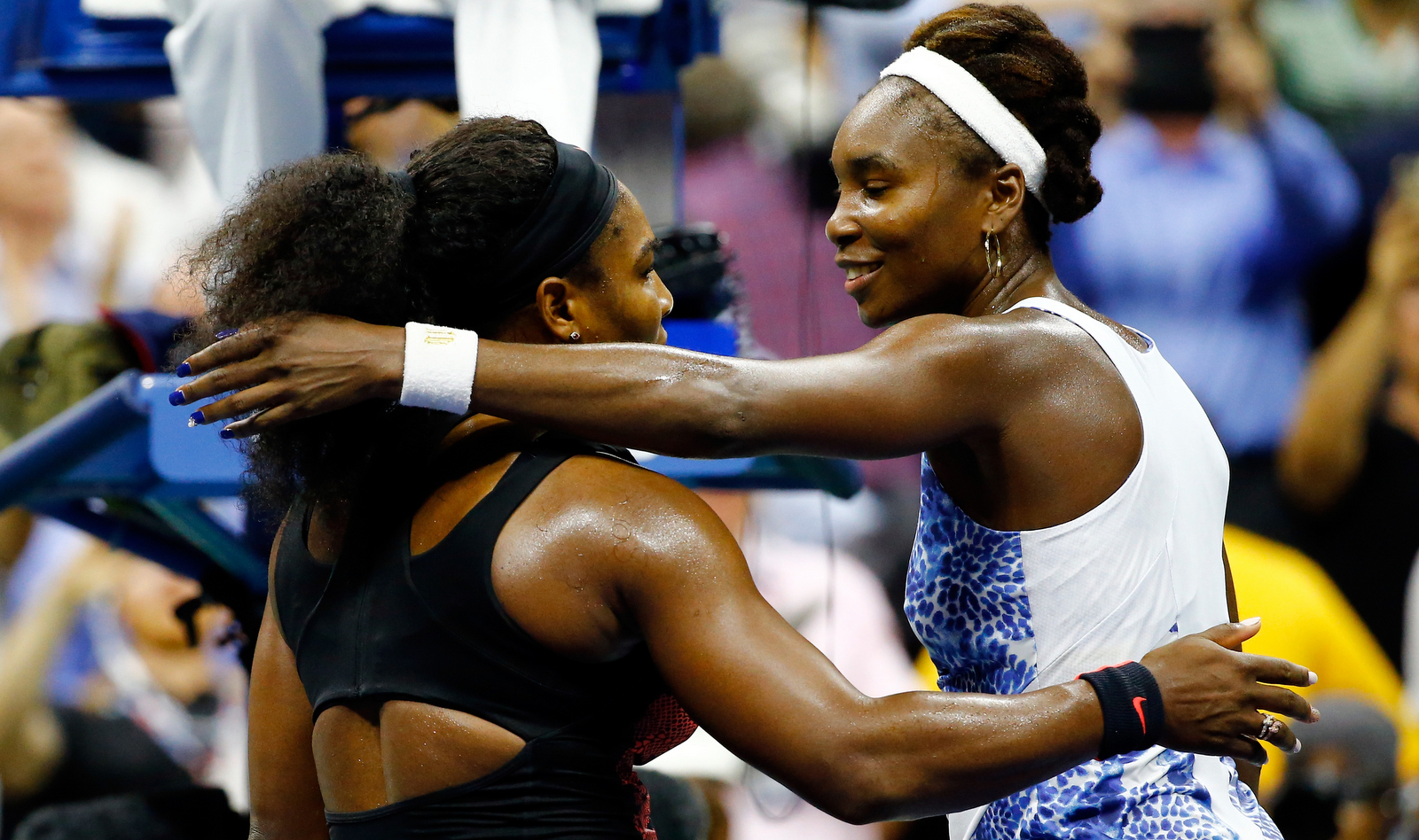 Serena vince il ballo di famiglia, Djokovic e Cilic in semifinale