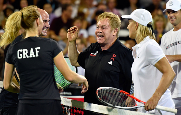 Elton John si dà al tennis…