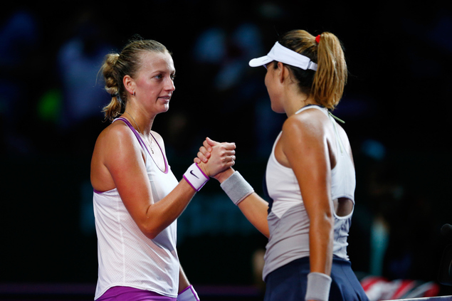 Muguruza fa l’en plein. Safarova regala la semifinale all’amica Kvitova