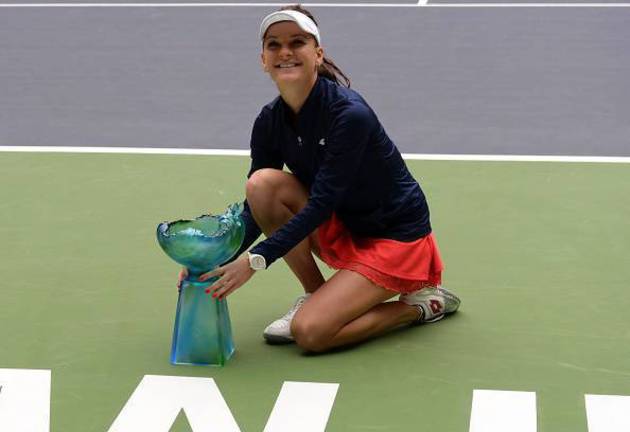 Radwanska domina a Tianjin e vola a Singapore