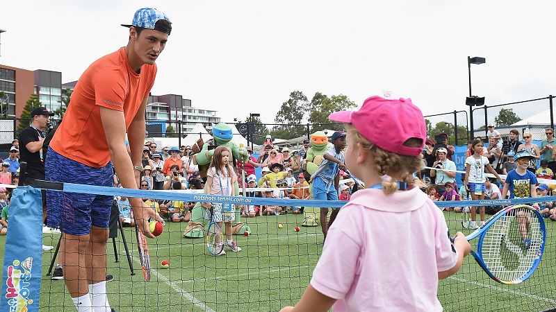 Tomic va sempre controcorrente