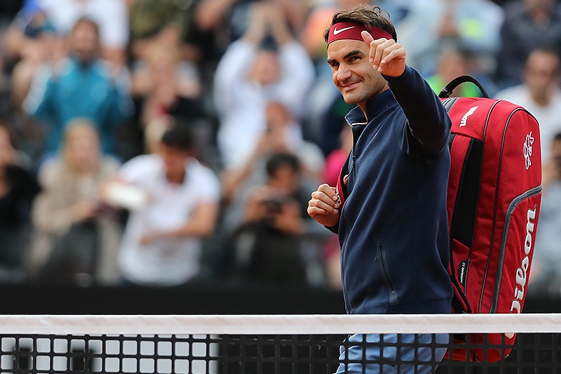 Migliaia di fedeli a raccolta da Roger