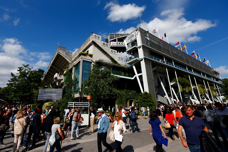 Le tribune dello Chatrier, di nuovo Serena-Henin…