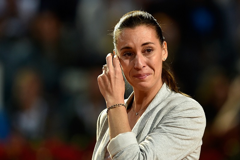 Flavia saluta, Volandri spera di restare, Bracciali di tornare