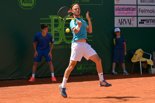 Milano, Cecchinato ai quarti, out Dutra Silva