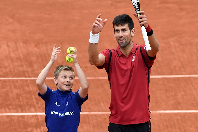 Djokovic fa più in fretta della pioggia