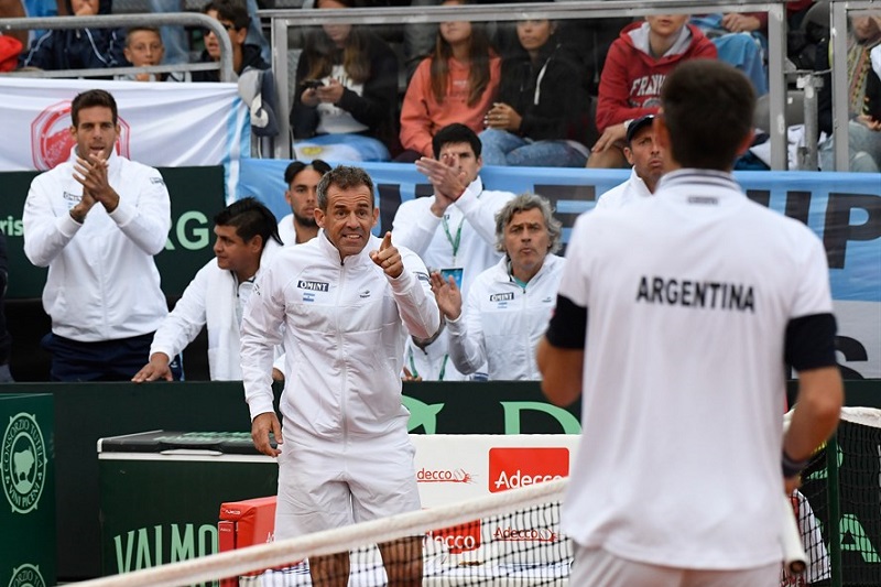 La pioggia vuole farci annegare. La sfidiamo con Fognini.