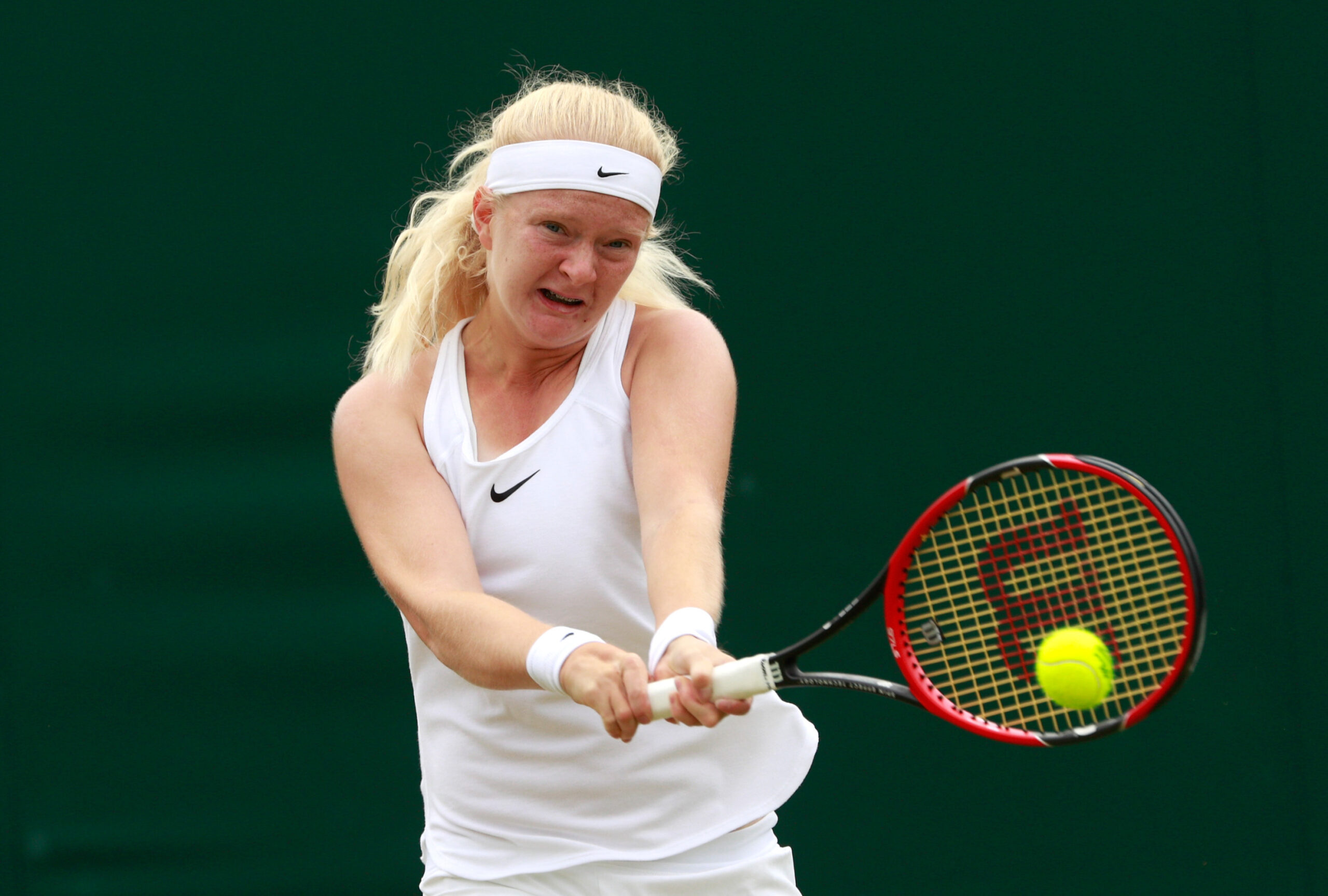 Francesca Jones tocca il cielo con otto dita