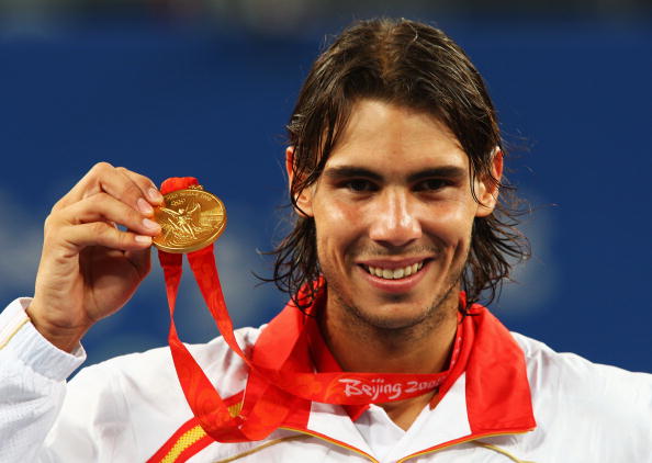 Nadal si allena guardando Rio