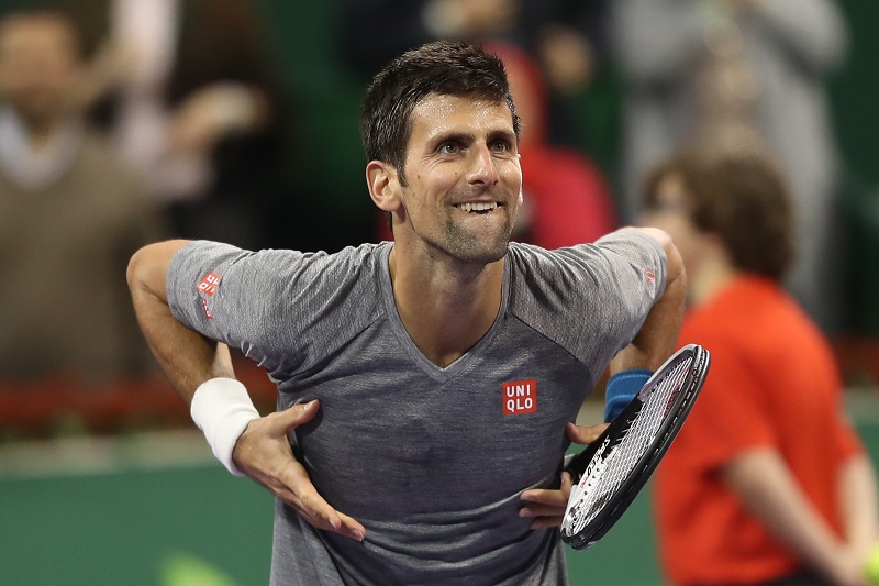 Djokovic torna a distribuire abbracci