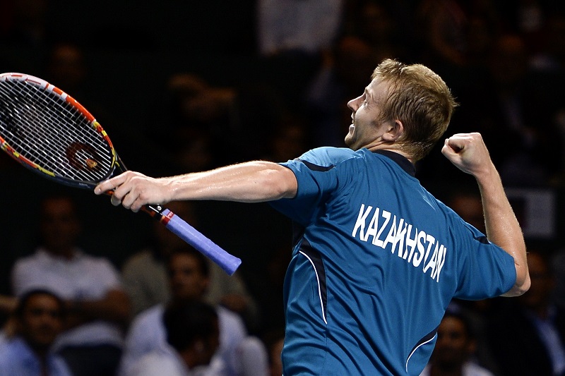 Golubev come Al Bano: canta “Felicità” in TV