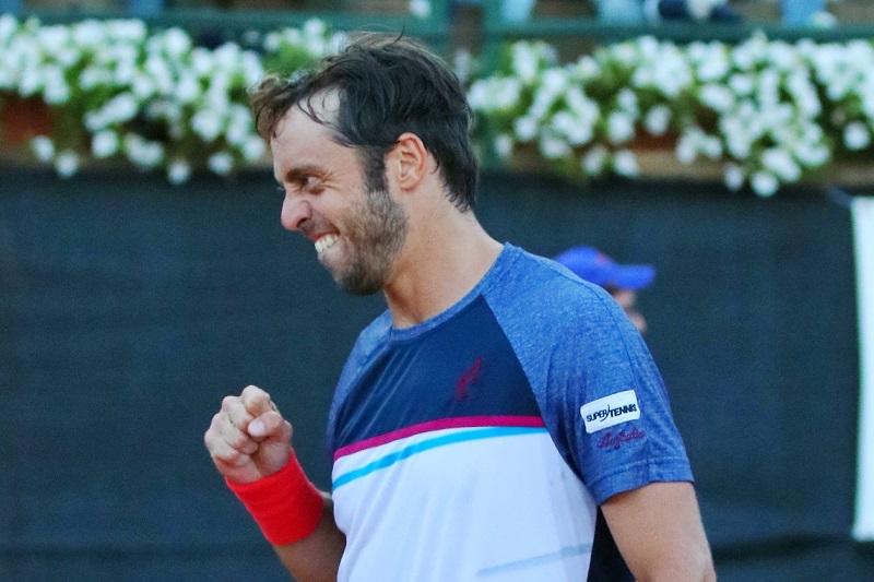 Paolo Lorenzi sempre più Re di Caltanissetta