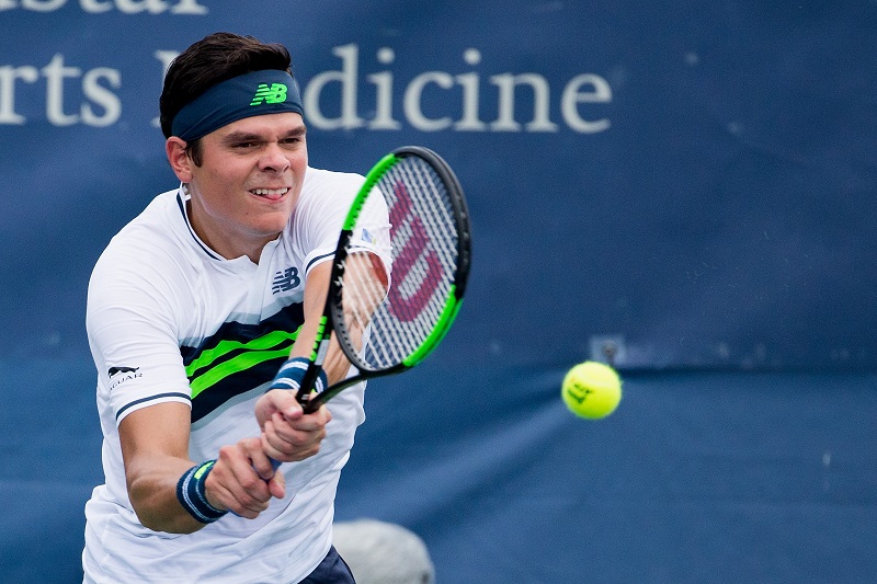 Piccolo intervento al polso per Raonic