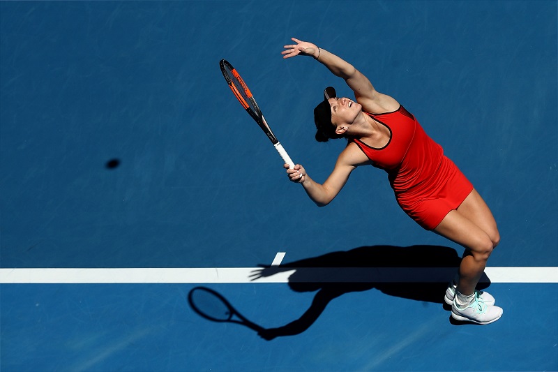 La Halep inciampa nella sfortuna, ma si rialza
