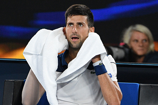 La fasciatura sospetta di Novak Djokovic
