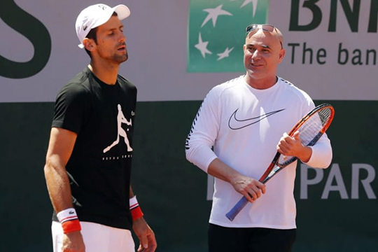 Addio Agassi-Djokovic: «spesso in disaccordo»