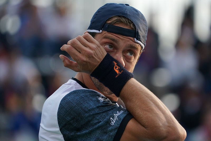 Lorenzi è un signore, WC a Cecchinato