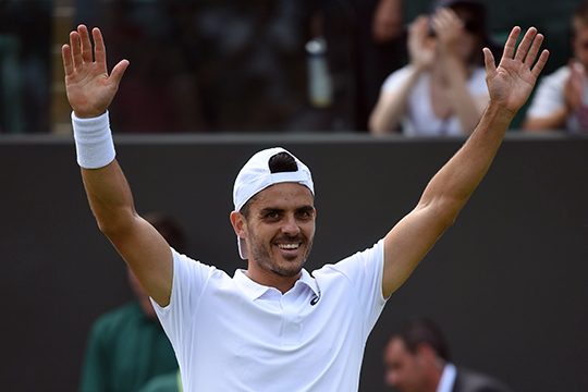 Thomas fa il gigante nel Tempio del tennis