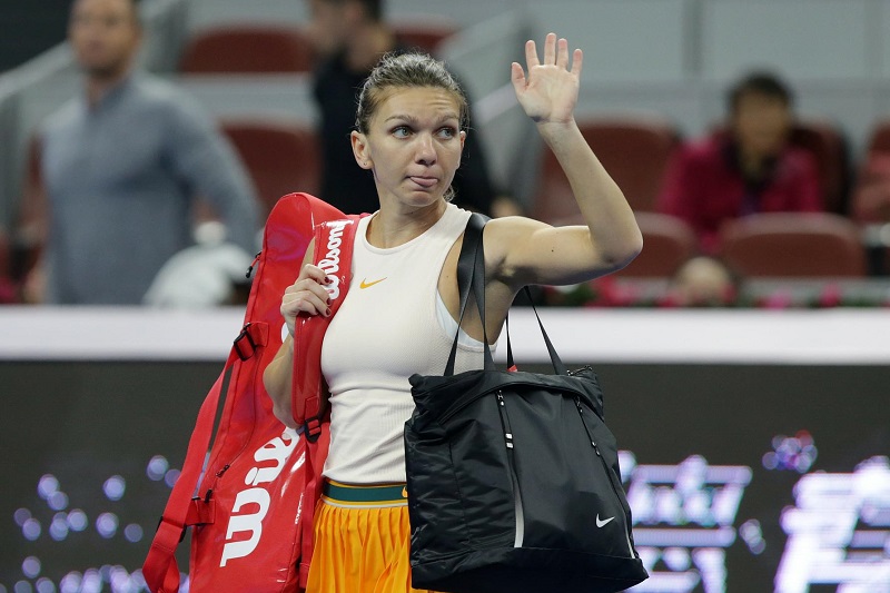 Halep, la schiena fa male: Masters a rischio?