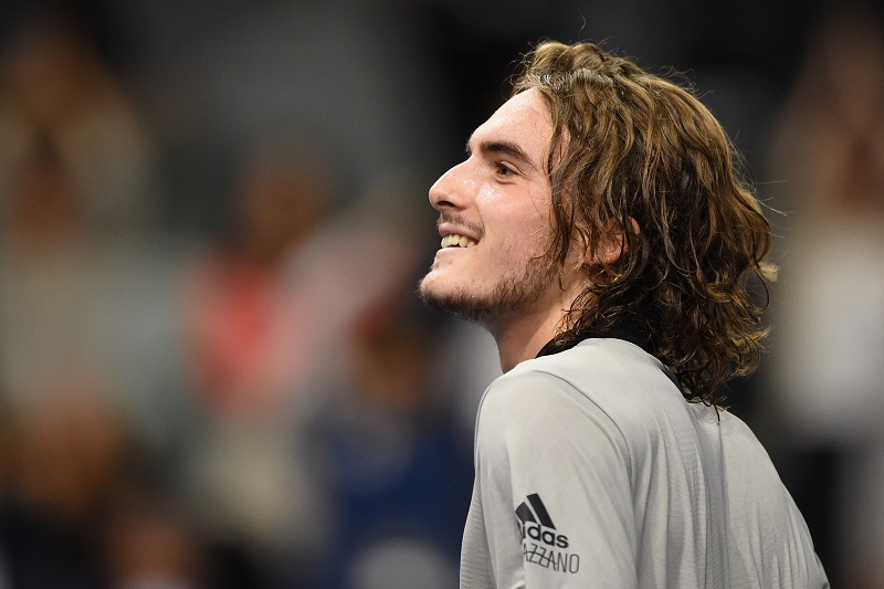 Tsitsipas, un (bel) single dal cuore d’oro