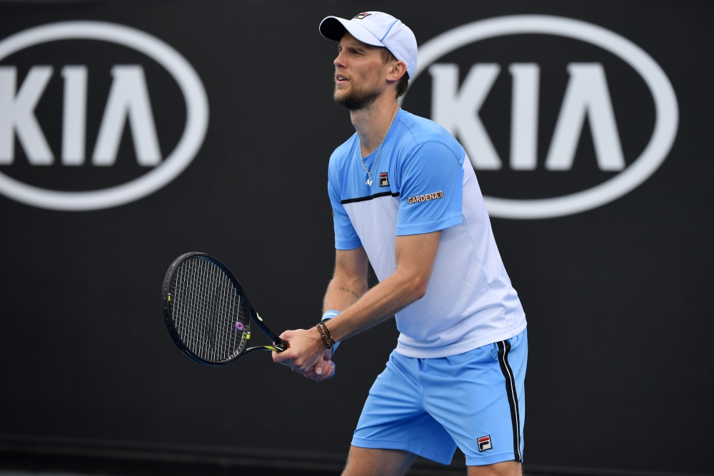 Seppi sorprende Kecmanovic, Sonego e Cecchinato out
