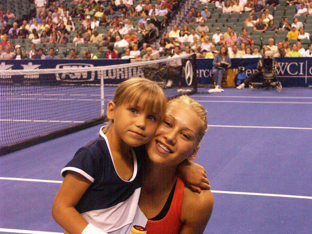 Anna Kournikova avvistata in sedia a rotelle